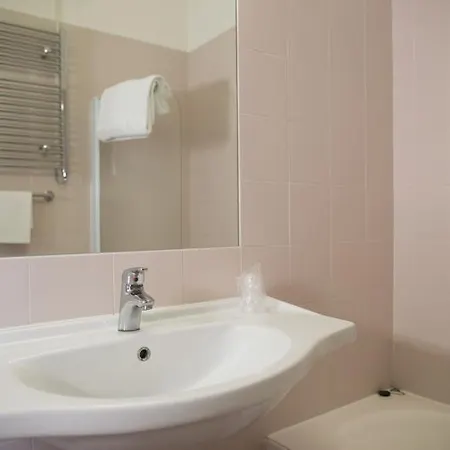 Отель Autohotel 3*